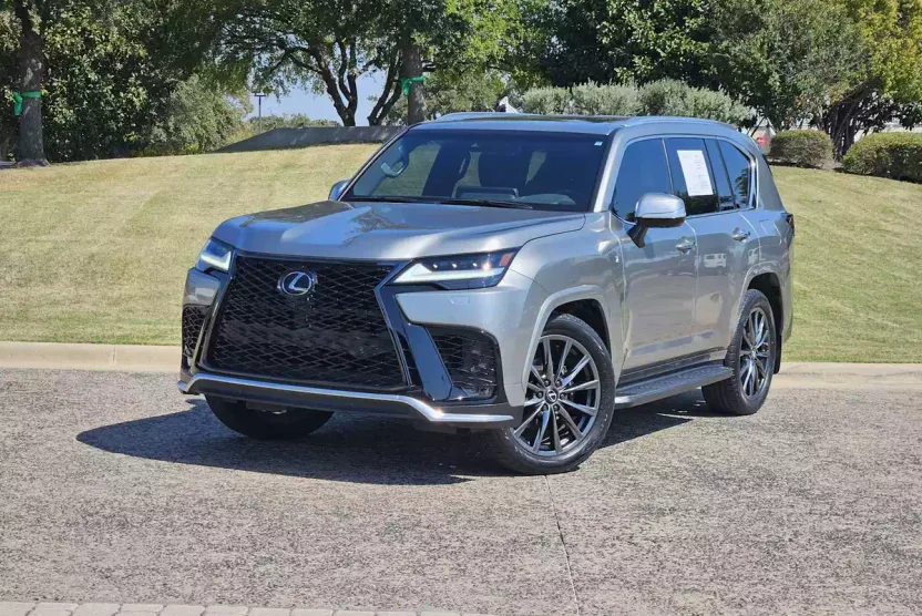 2023 Lexus LX 600 F SPORT photo 1