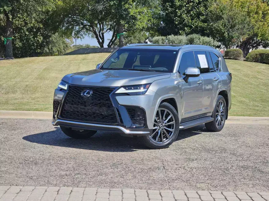 2023 Lexus LX 600 F SPORT photo 1
