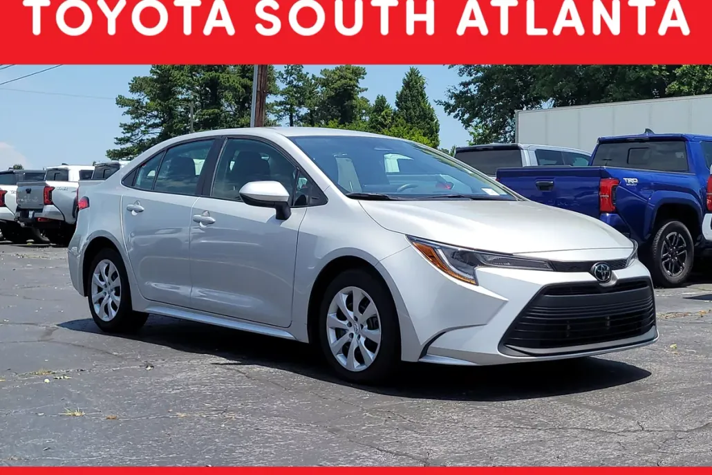 2024 Toyota Corolla LE photo 1