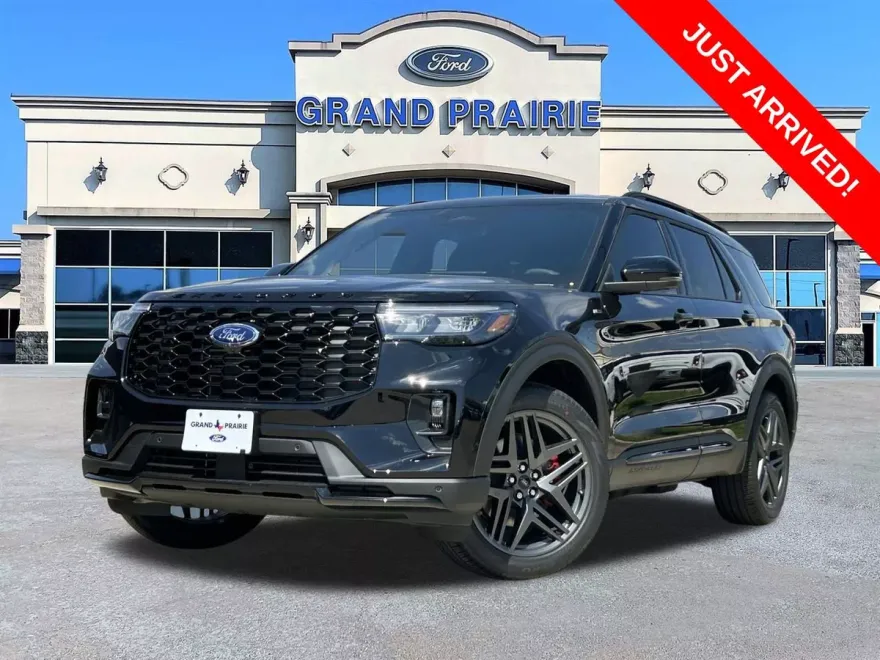 2025 Ford Explorer ST-Line photo 1