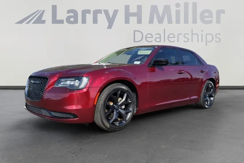 2021 Chrysler 300 Touring Limited photo 1