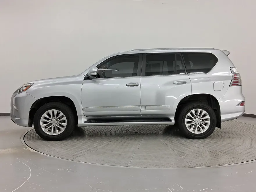 2016 Lexus GX 460 photo 1