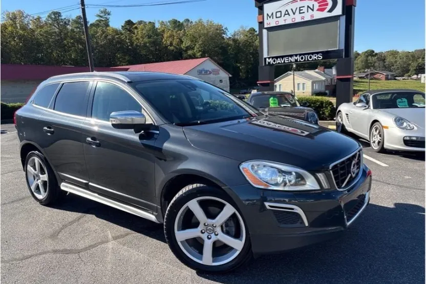 2011 Volvo XC60 T6 R-Design photo 1