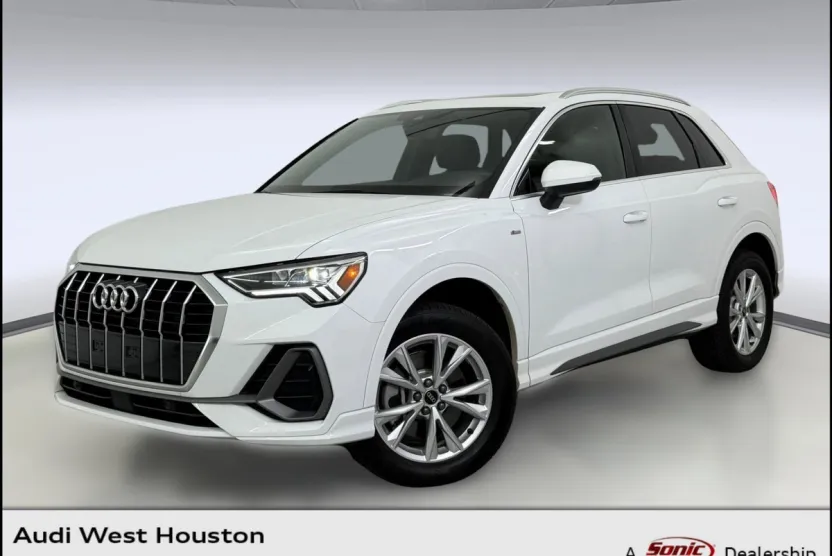 2024 Audi Q3 S line Premium photo 1
