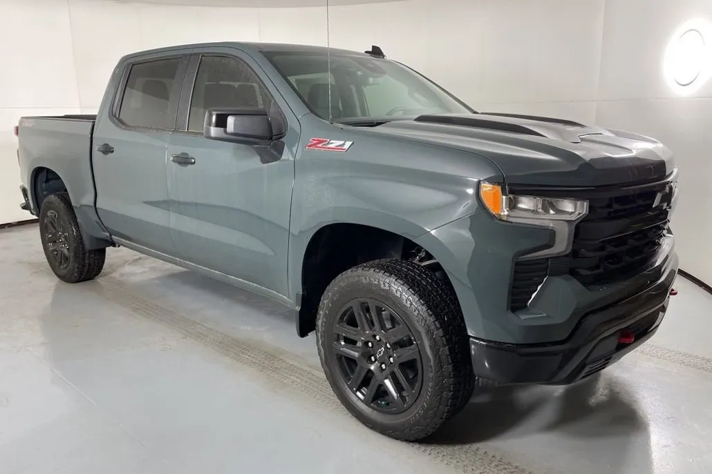 2026 Chevrolet Silverado LT Trail Boss photo 1