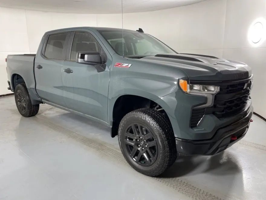 2026 Chevrolet Silverado LT Trail Boss photo 1