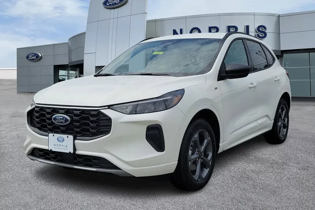 2024 Ford Escape ST-Line photo 1