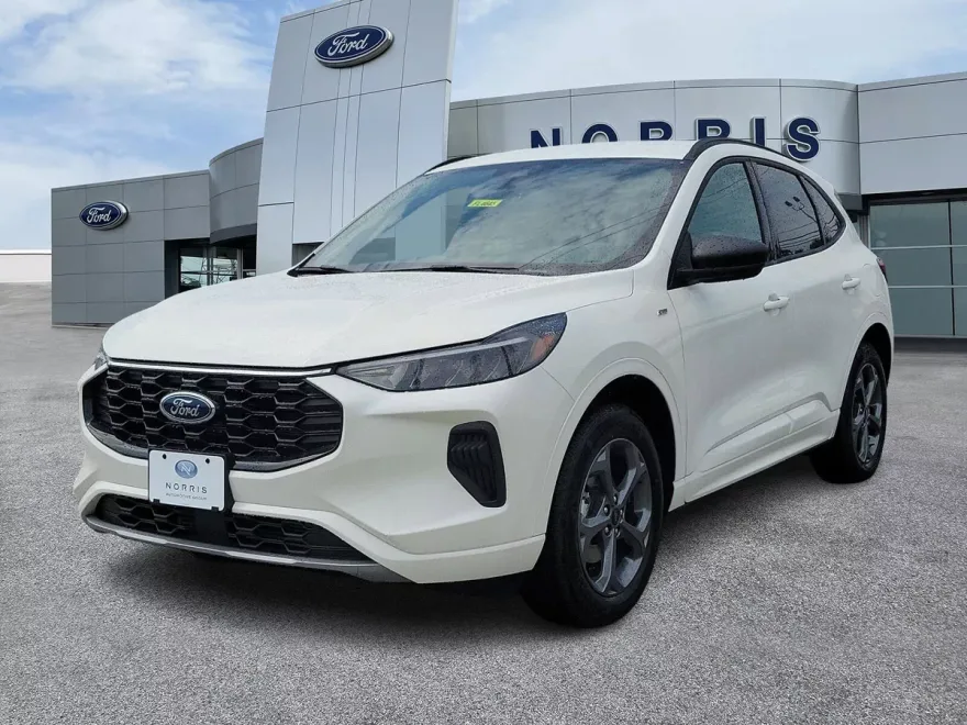 2024 Ford Escape ST-Line photo 1