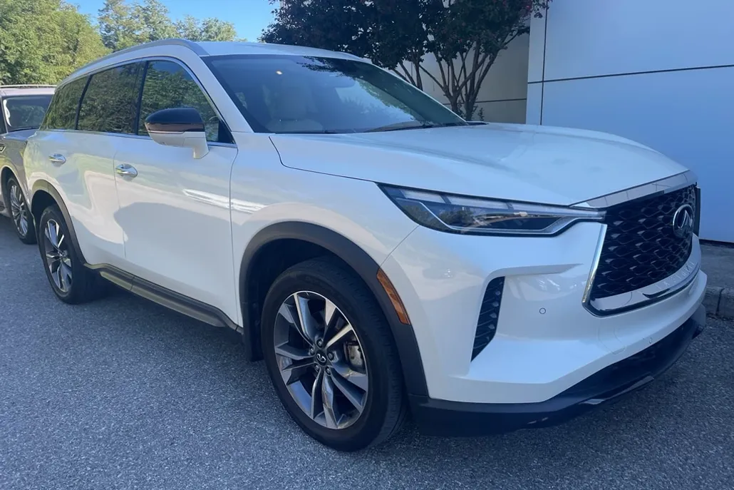 2023 Infiniti QX60 Luxe photo 1