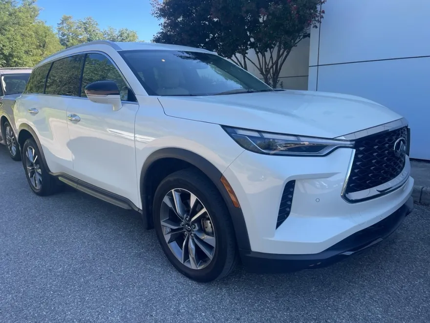 2023 Infiniti QX60 Luxe photo 1