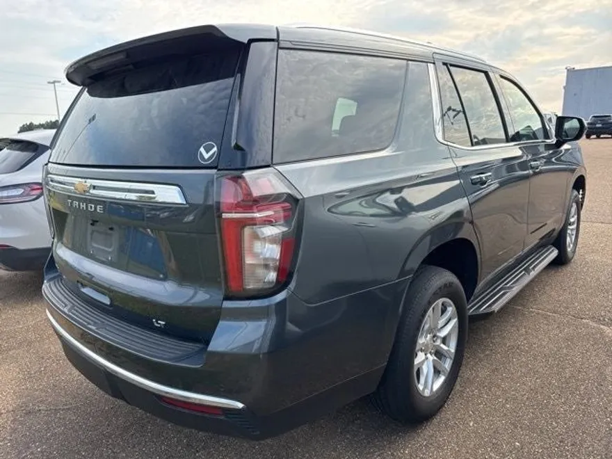 2021 Chevrolet Tahoe LT photo 1