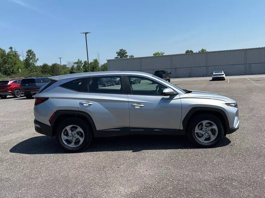2023 Hyundai Tucson SE photo 1