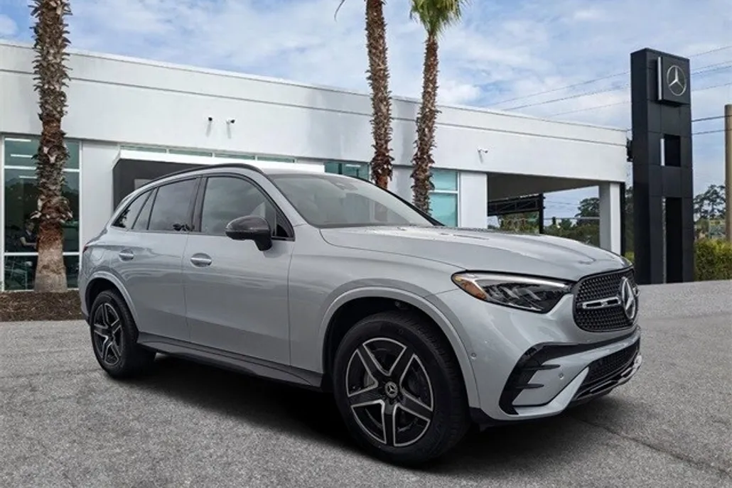 2026 Mercedes Benz GLC 300 photo 1
