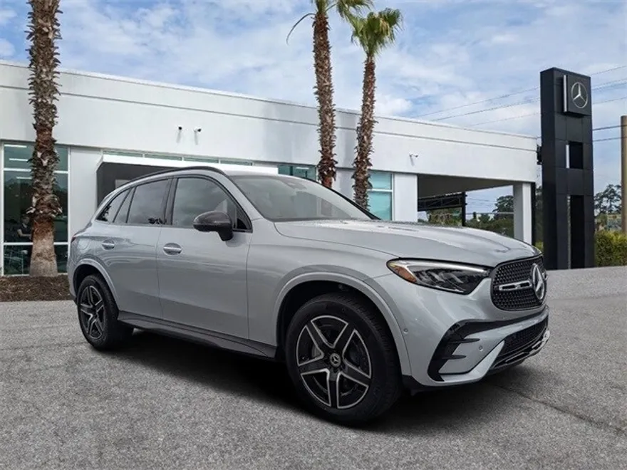 2026 Mercedes Benz GLC 300 photo 1