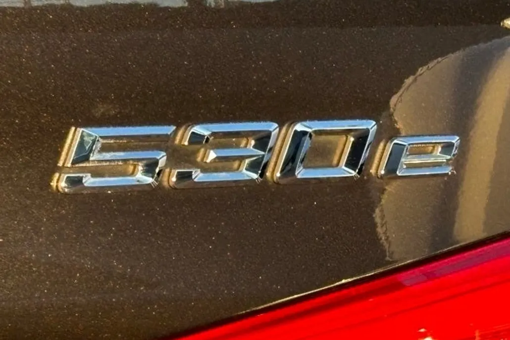 2018 Bmw 530e Sedan photo 1