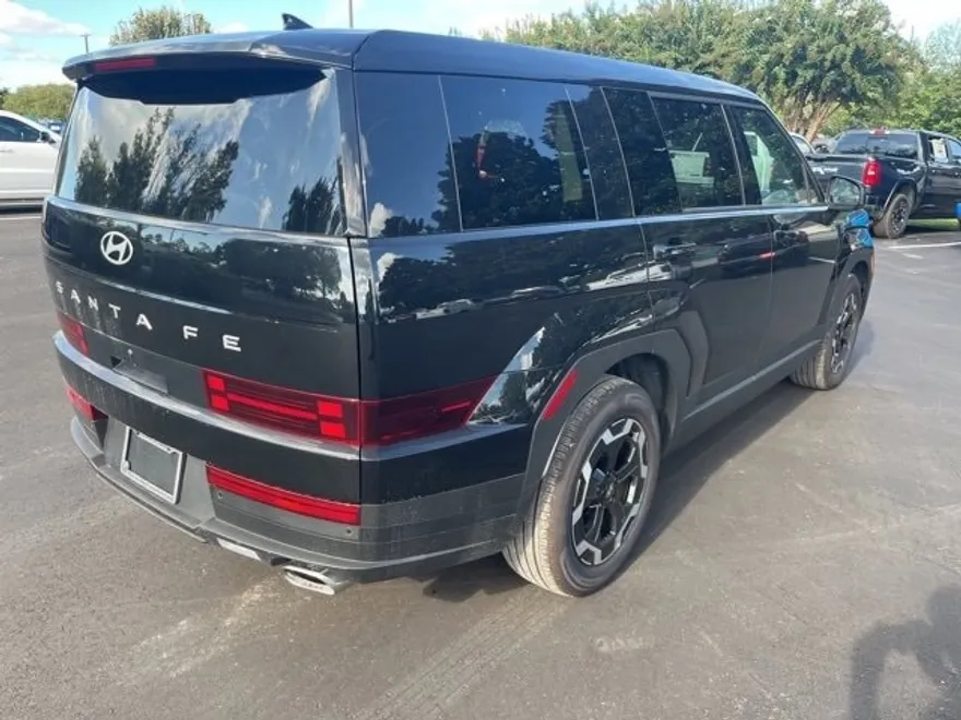 2025 Hyundai Santa Fe SE photo 1