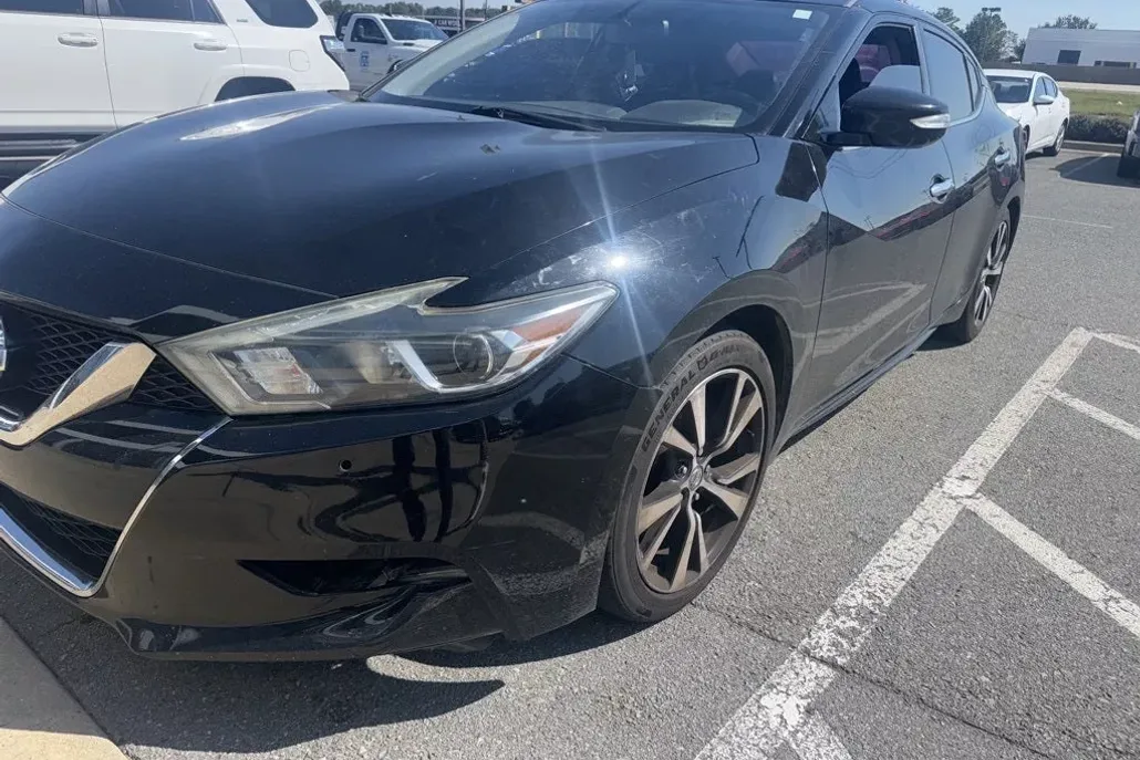 2018 Nissan Maxima SV photo 1