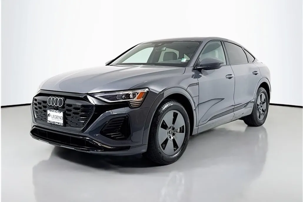 2024 Audi Q8 E-tron Premium line photo 1