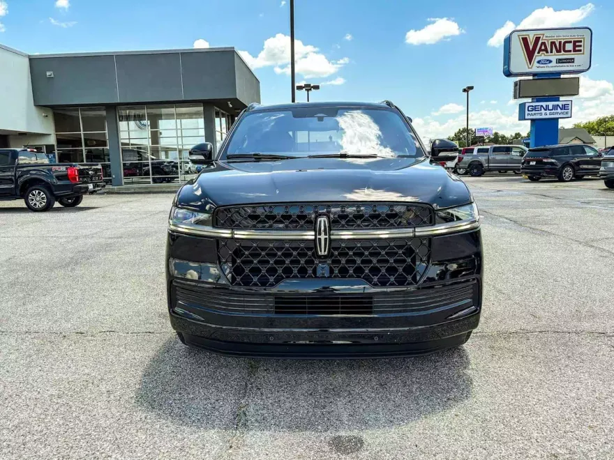 2025 Lincoln Navigator Reserve photo 1