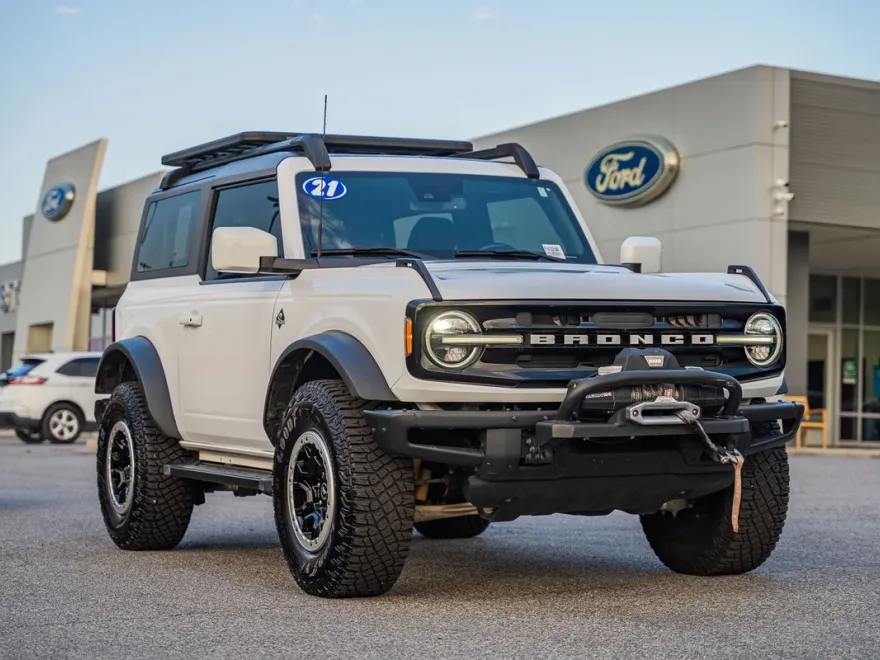 2021 Ford Bronco Outer Banks photo 1