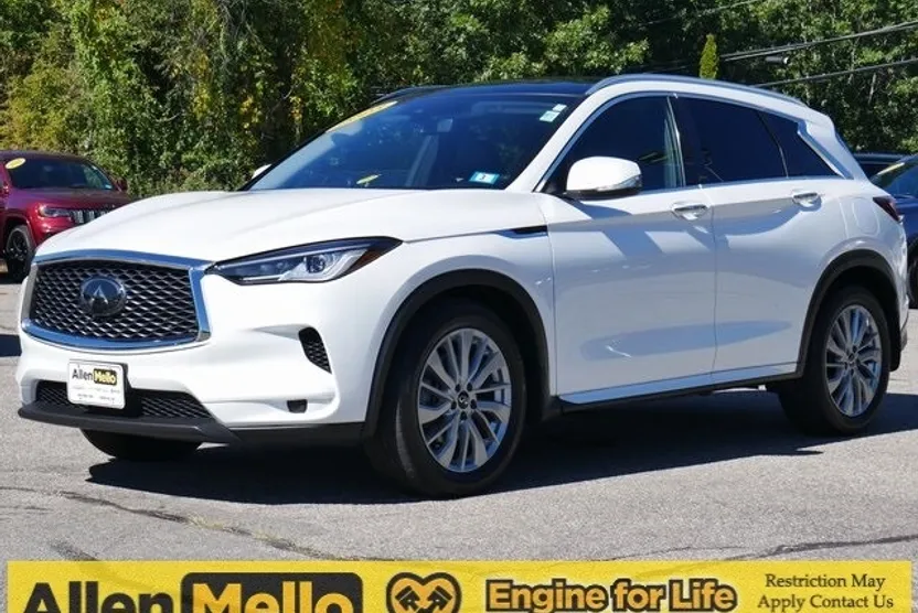 2023 Infiniti QX50 Luxe photo 1