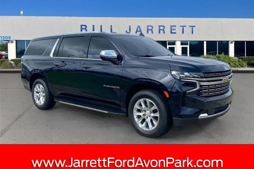 2023 Chevrolet Suburban Premier photo 1