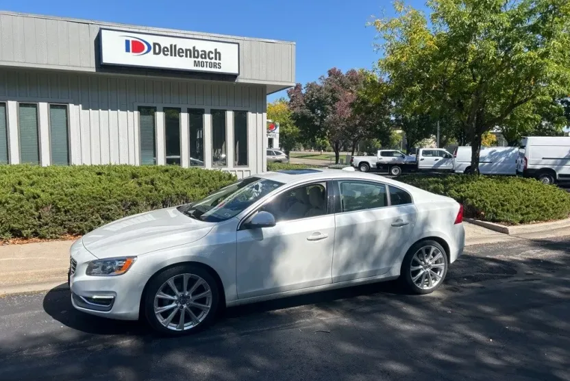 2017 Volvo S60 Inscription photo 1