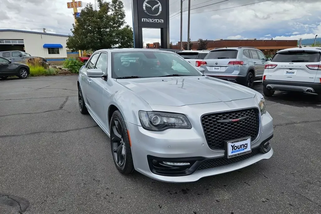 2022 Chrysler 300 S photo 1