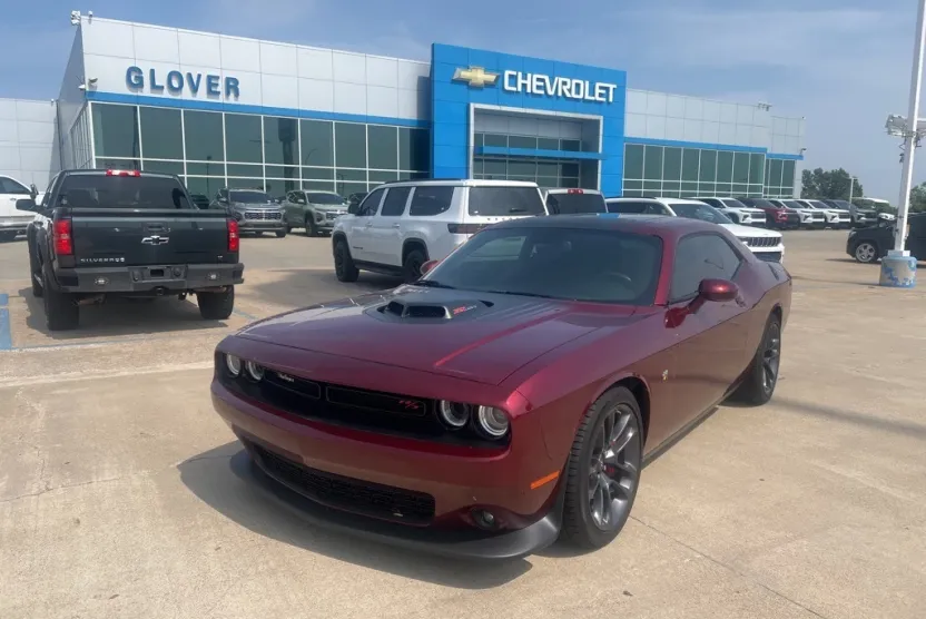 2022 Dodge Challenger R/T Scat Pack photo 1