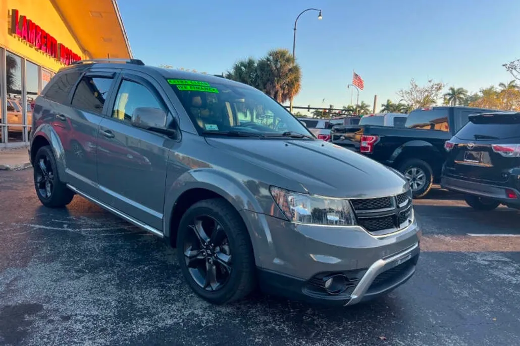 2019 Dodge Journey Crossroad photo 1