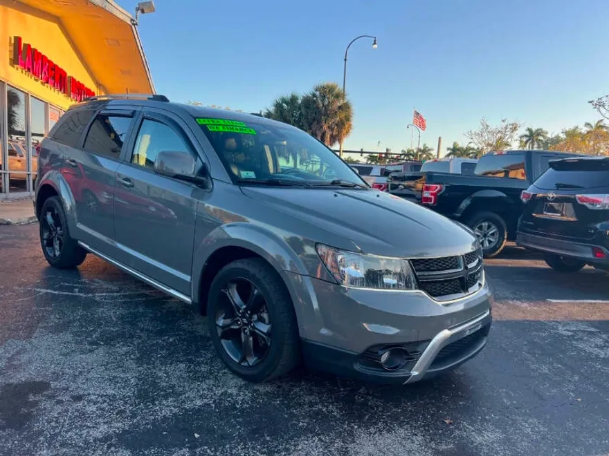 2019 Dodge Journey Crossroad photo 1