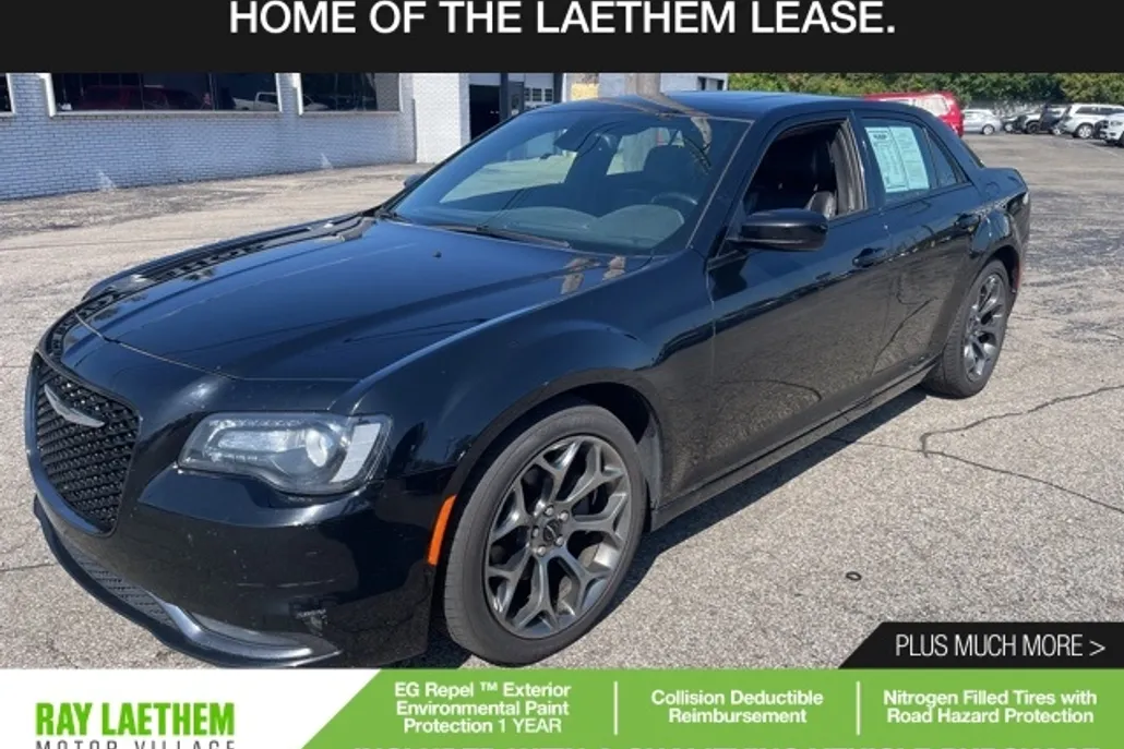 2016 Chrysler 300 S photo 1