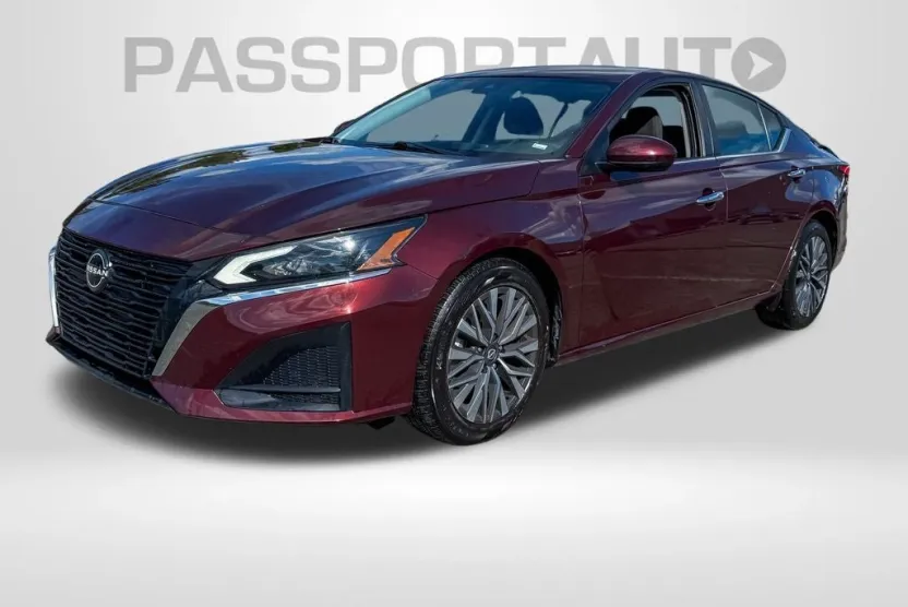 2023 Nissan Altima 2.5 SV photo 1