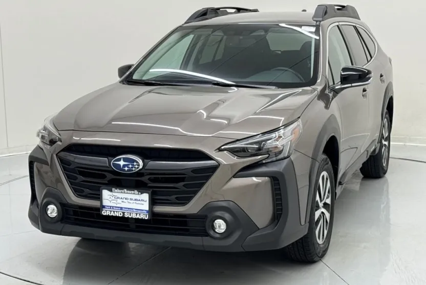 2024 Subaru Outback Premium photo 1