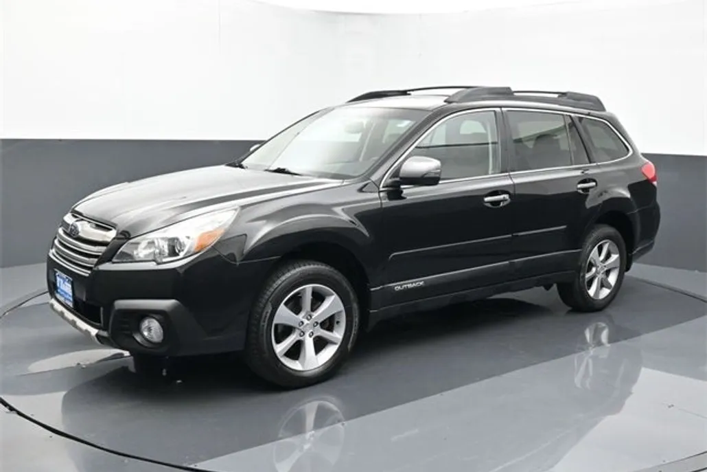 2013 Subaru Outback 2.5i Limited photo 1