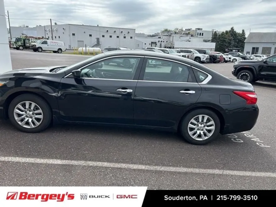 2017 Nissan Altima 2.5 S photo 1