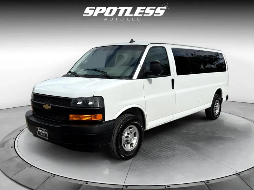 2021 Chevrolet Express LS 3500 photo 1