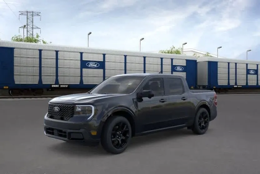 2025 Ford Maverick Lariat photo 1