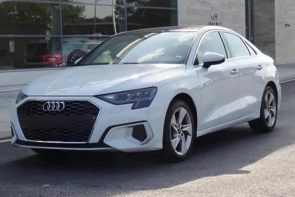 2022 Audi A3 Premium photo 1