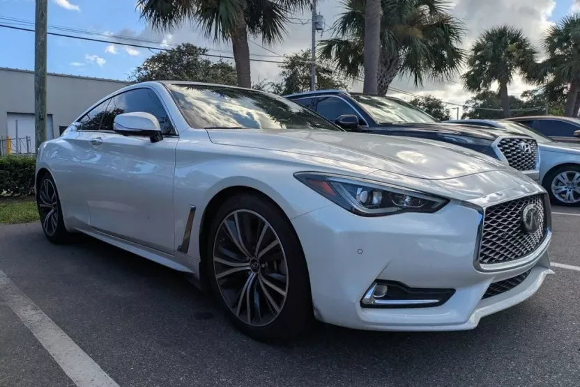 2022 Infiniti Q60 Luxe photo 1