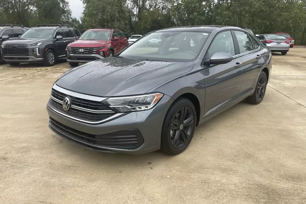 2024 Volkswagen Jetta SE photo 1