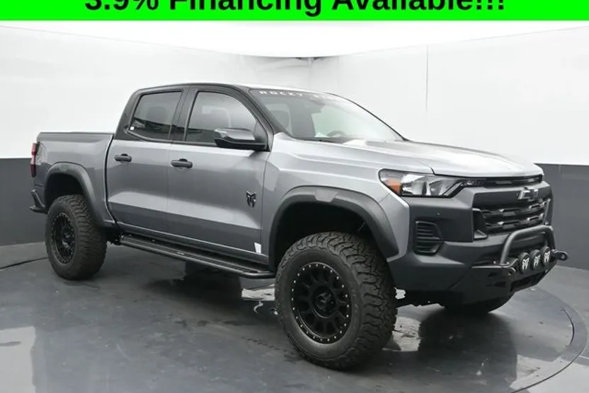 2025 Chevrolet Colorado Trail Boss photo 1