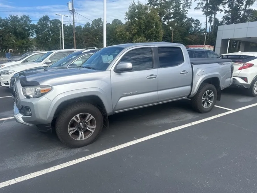 2019 Toyota Tacoma SR5 photo 1