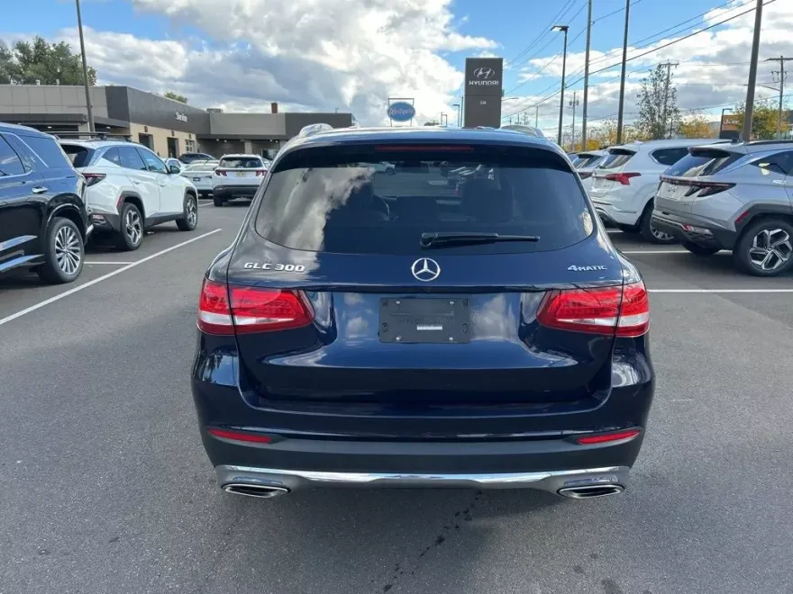 2018 Mercedes Benz GLC 300 4MATIC photo 1