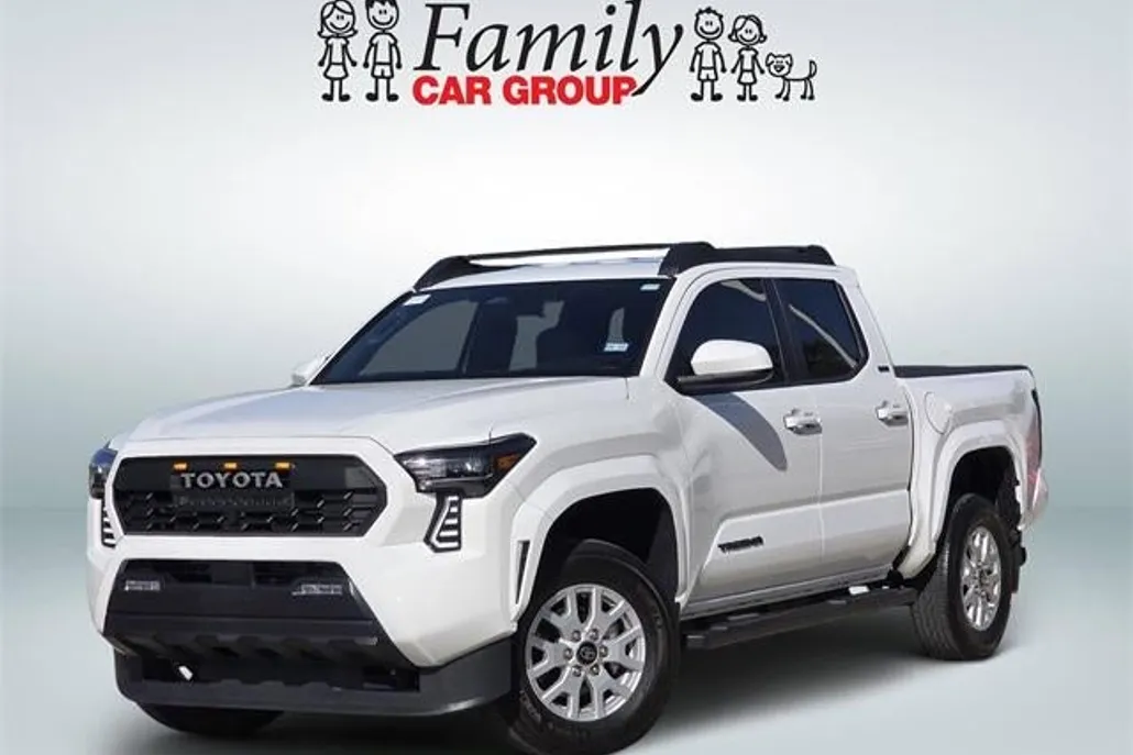 2024 Toyota Tacoma SR5 photo 1