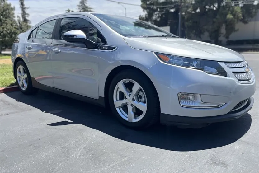 2014 Chevrolet Volt Base photo 1