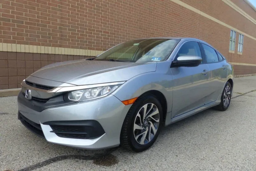 2018 Honda Civic EX photo 1