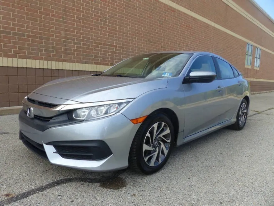 2018 Honda Civic EX photo 1