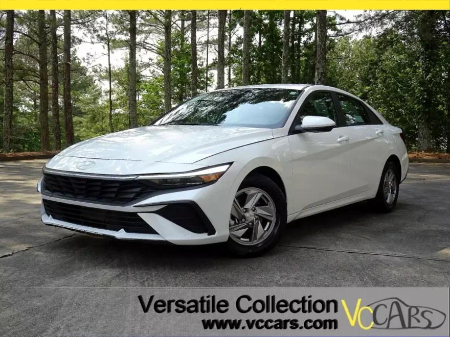 2024 Hyundai Elantra SE photo 1