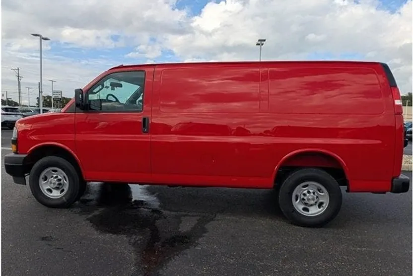 2025 Chevrolet Express Cargo 2500 photo 1